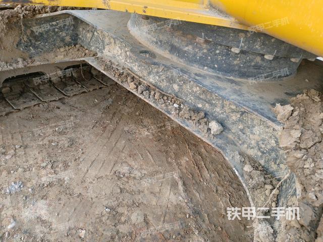 轉(zhuǎn)盤和下車架正前（工作和回轉(zhuǎn)裝置）