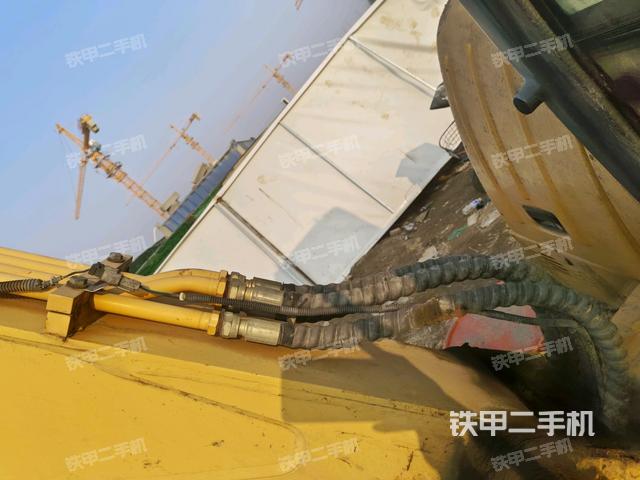 大臂背部俯視（工作和回轉(zhuǎn)裝置）