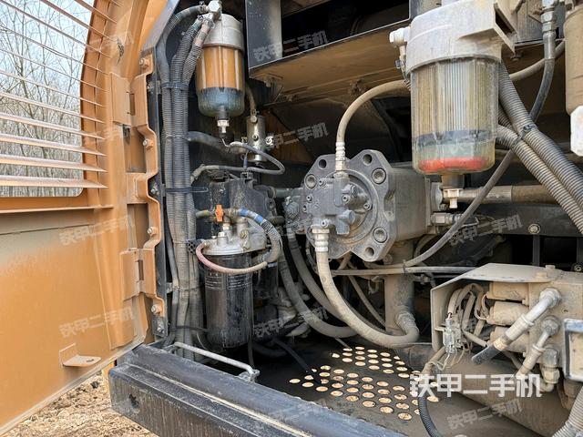 液壓泵艙室正面整體（整機(jī)外觀）