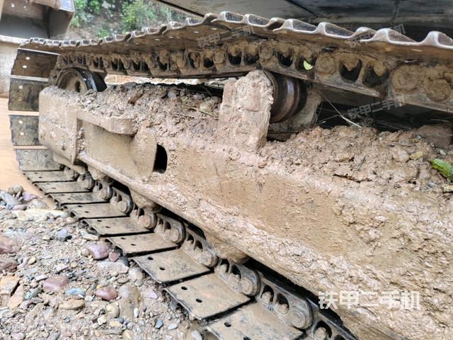 左驅(qū)動輪（行走機構(gòu)）