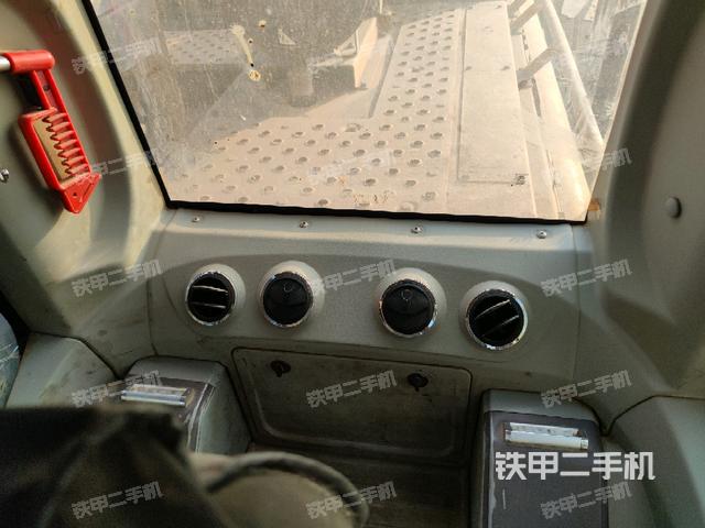 座椅后部（駕駛室部分）