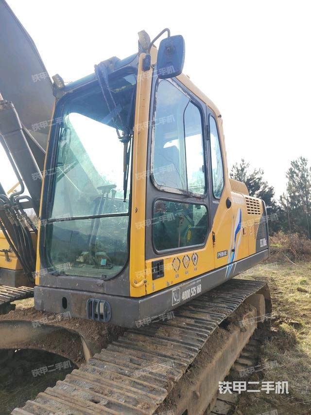 駕駛室整體（整機外觀）