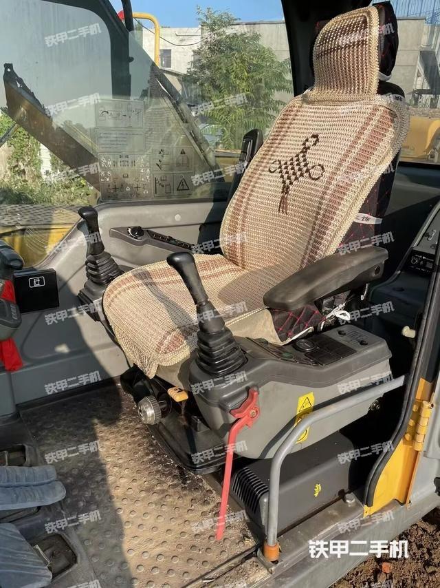 駕駛室整體（整機(jī)外觀）