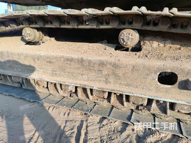 左導(dǎo)向輪（行走機(jī)構(gòu)）