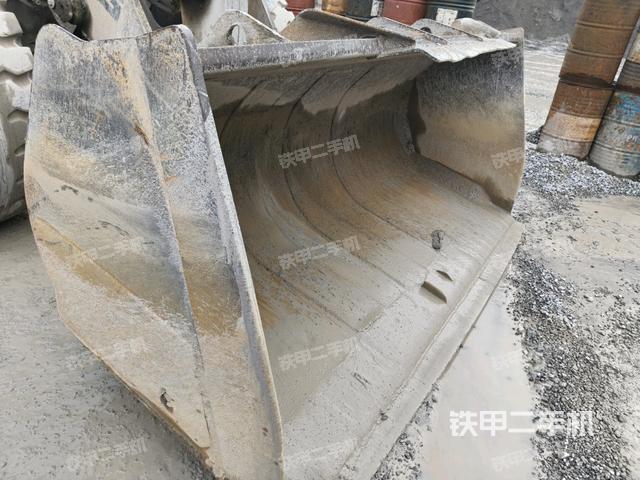 右前輪（行走機(jī)構(gòu)）