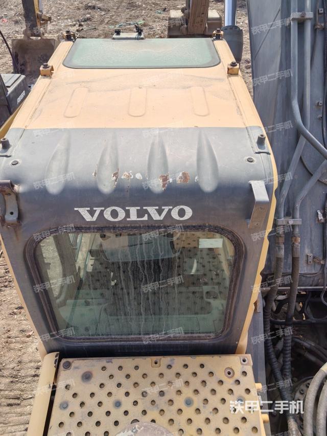 駕駛室頂部（整機(jī)外觀）