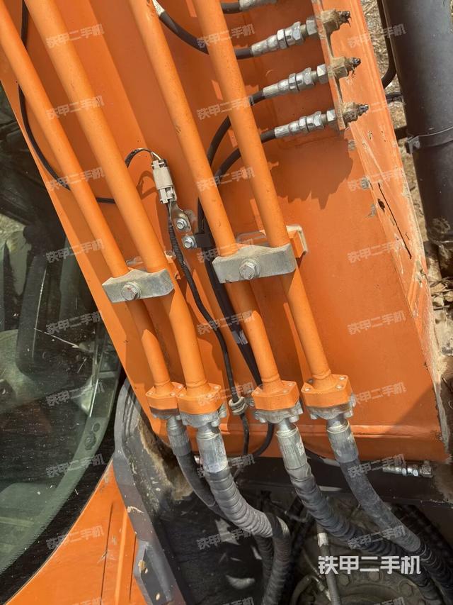 小臂整體右前(工作和回轉(zhuǎn)裝置) 小臂整體右前(工作和回轉(zhuǎn)裝置)