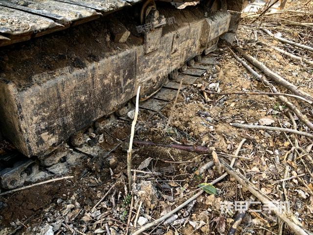 右側(cè)履帶整體?（行走機構(gòu)）