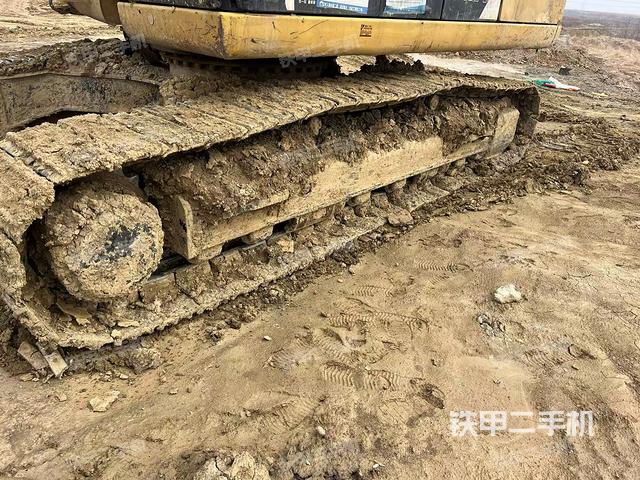 單側(cè)履帶整體（整機(jī)外觀）