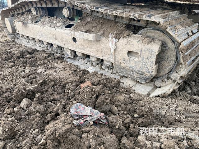 單側(cè)履帶整體（整機(jī)外觀）