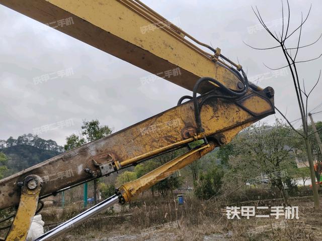 小臂整體左后(工作和回轉(zhuǎn)裝置) 小臂整體左后(工作和回轉(zhuǎn)裝置)