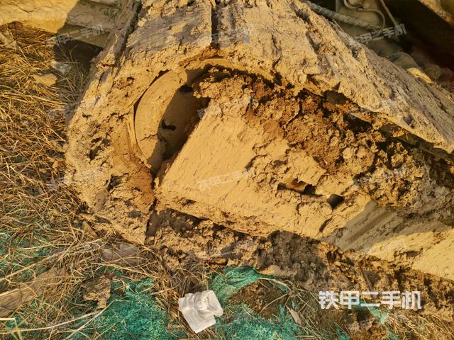 右側(cè)履帶整體?（行走機(jī)構(gòu)）