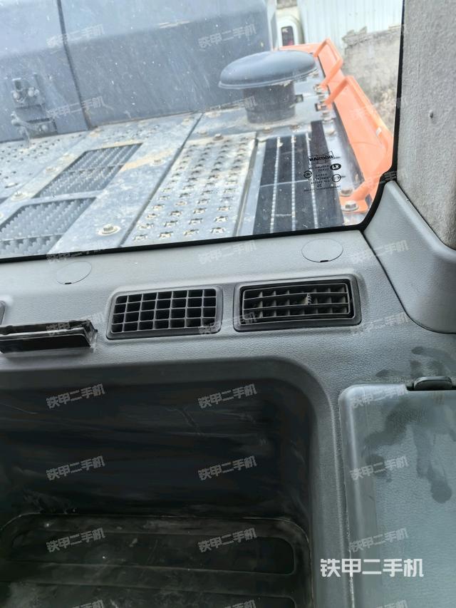 后窗玻璃角標(biāo)（駕駛室部分）