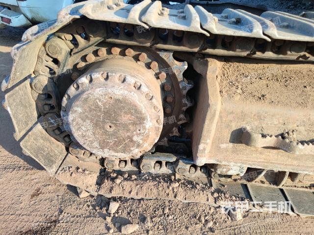 右驅(qū)動輪（行走機(jī)構(gòu)）