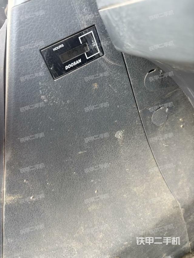 后窗玻璃角標(biāo)(駕駛室部分) 后窗玻璃角標(biāo)(駕駛室部分)