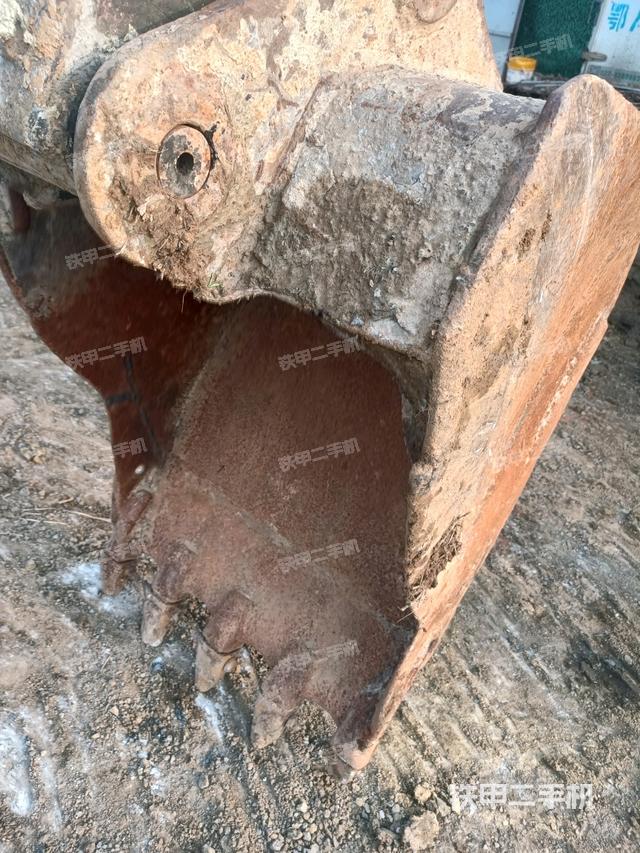 鏟斗右后整體（工作和回轉(zhuǎn)裝置）