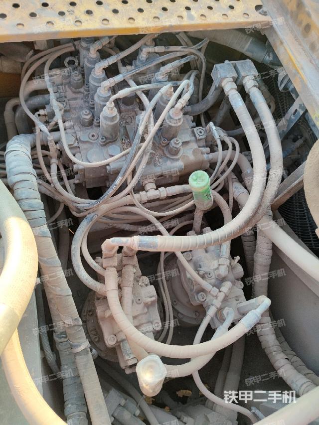 回轉(zhuǎn)馬達(dá)（上車部件）