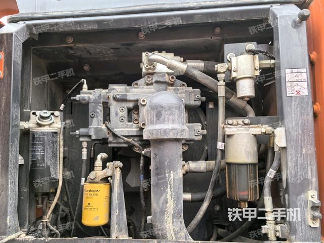 液壓泵斜45?左（大件艙室）