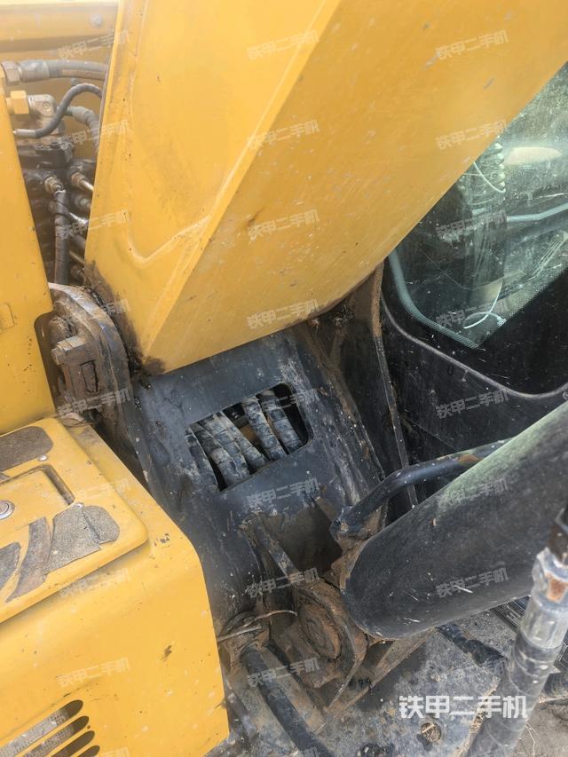 大臂根部?斜（工作和回轉(zhuǎn)裝置）