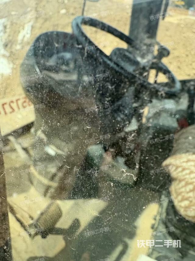 操作臺全景（壓路機駕駛室）