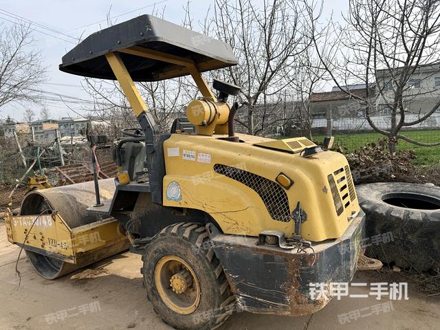 整機(jī)左側(cè)(設(shè)備外觀及核心部件) 整機(jī)左側(cè)(設(shè)備外觀及核心部件)