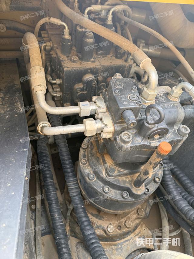 回轉(zhuǎn)馬達和主控閥（整機外觀）