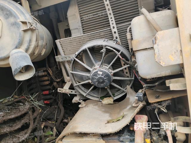 液壓泵斜45?左(大件艙室) 液壓泵斜45?左(大件艙室)