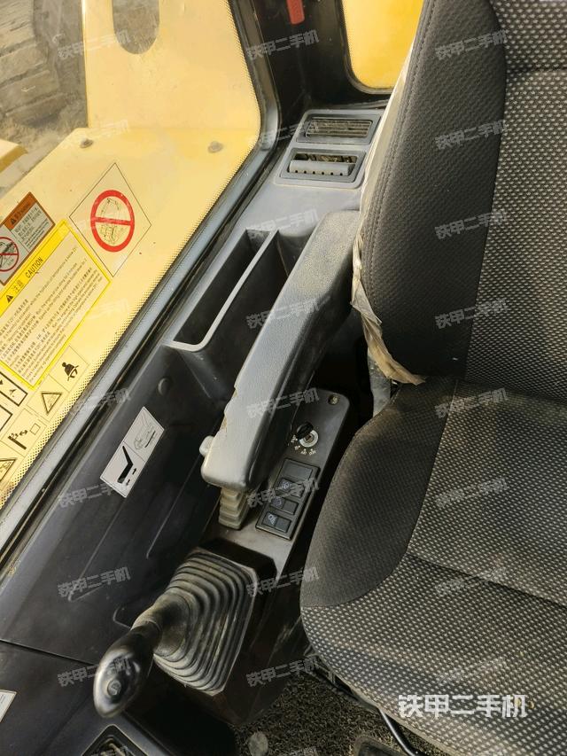 頂棚整體(駕駛室部分) 頂棚整體(駕駛室部分)