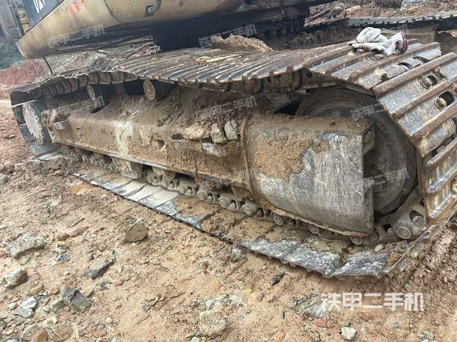 右側(cè)行走馬達(dá)蓋板(行走機(jī)構(gòu)) 右側(cè)行走馬達(dá)蓋板(行走機(jī)構(gòu))