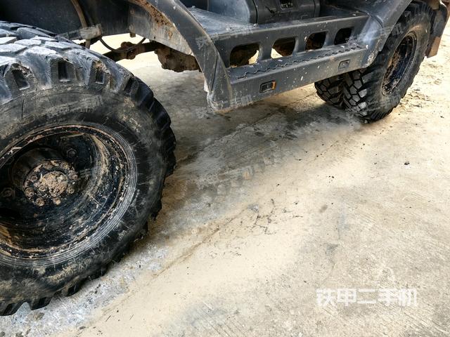 右側(cè)履帶整體?(行走機構(gòu)) 右側(cè)履帶整體?(行走機構(gòu))