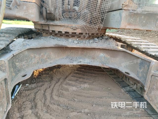 轉(zhuǎn)盤和下車架正前（工作和回轉(zhuǎn)裝置）