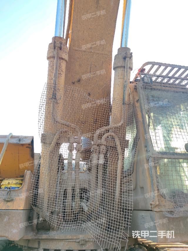 大臂油缸整體?豎拍（工作和回轉(zhuǎn)裝置）