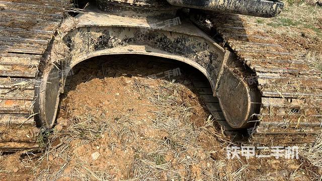 轉(zhuǎn)盤和下車架正前（工作和回轉(zhuǎn)裝置）