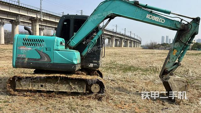 右前45(整機(jī)外觀) 右前45(整機(jī)外觀)