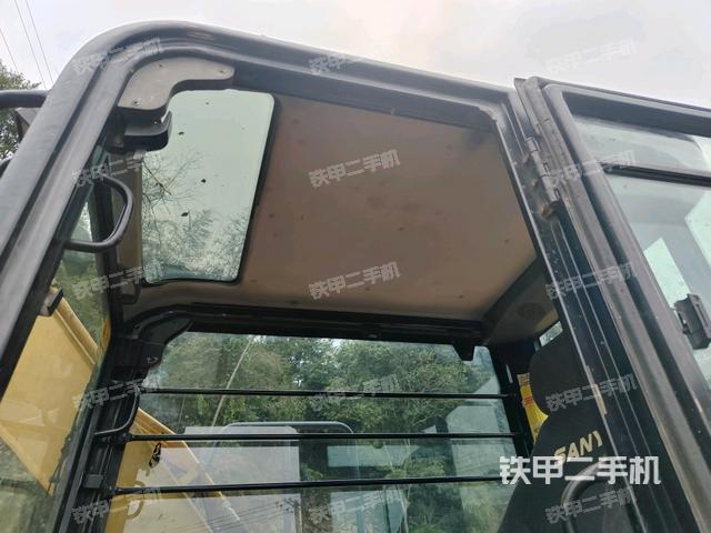 ?駕駛室正側(cè)（駕駛室部分）