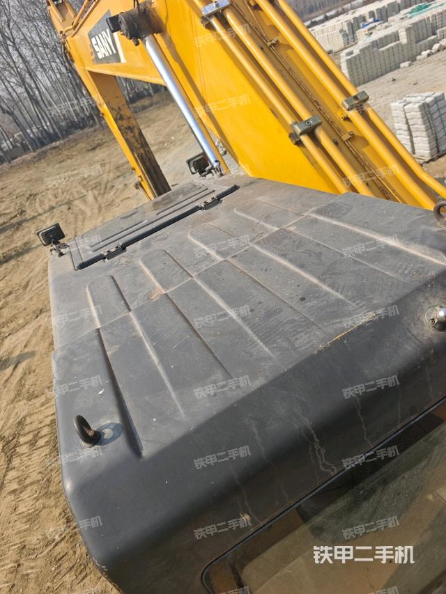 駕駛室頂部（整機(jī)外觀）