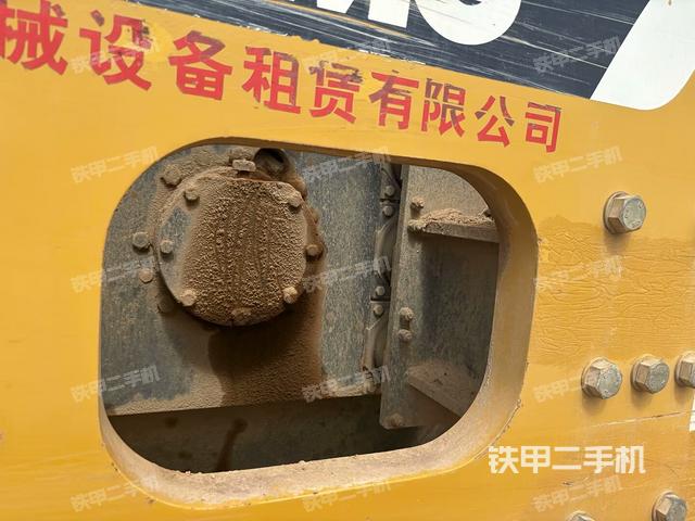 前輪左側減震塊連接及部件（壓路機前后車架）