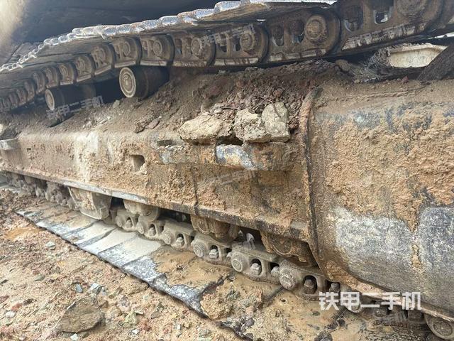 右側(cè)履帶整體(行走機(jī)構(gòu)) 右側(cè)履帶整體(行走機(jī)構(gòu))