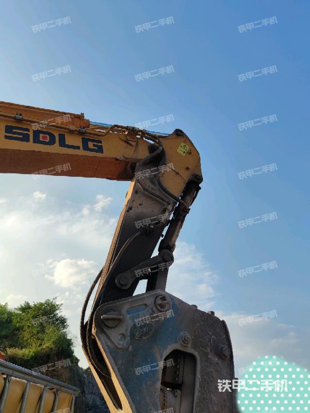 小臂整體右前（工作和回轉(zhuǎn)裝置）