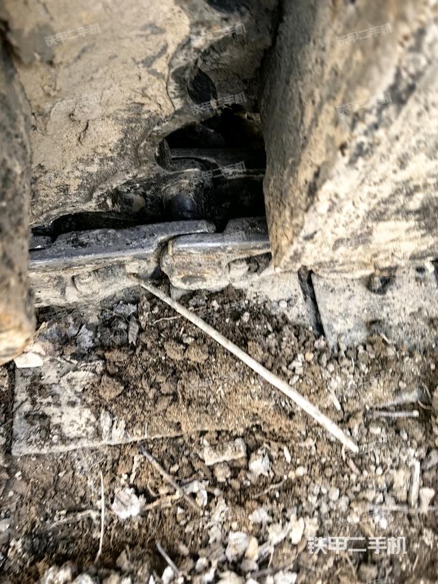 左驅(qū)動輪（行走機構(gòu)）