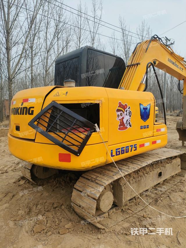 右后45(整機(jī)外觀) 右后45(整機(jī)外觀)