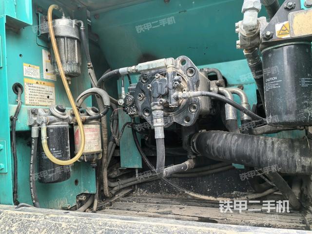 液壓泵斜45?左（大件艙室）