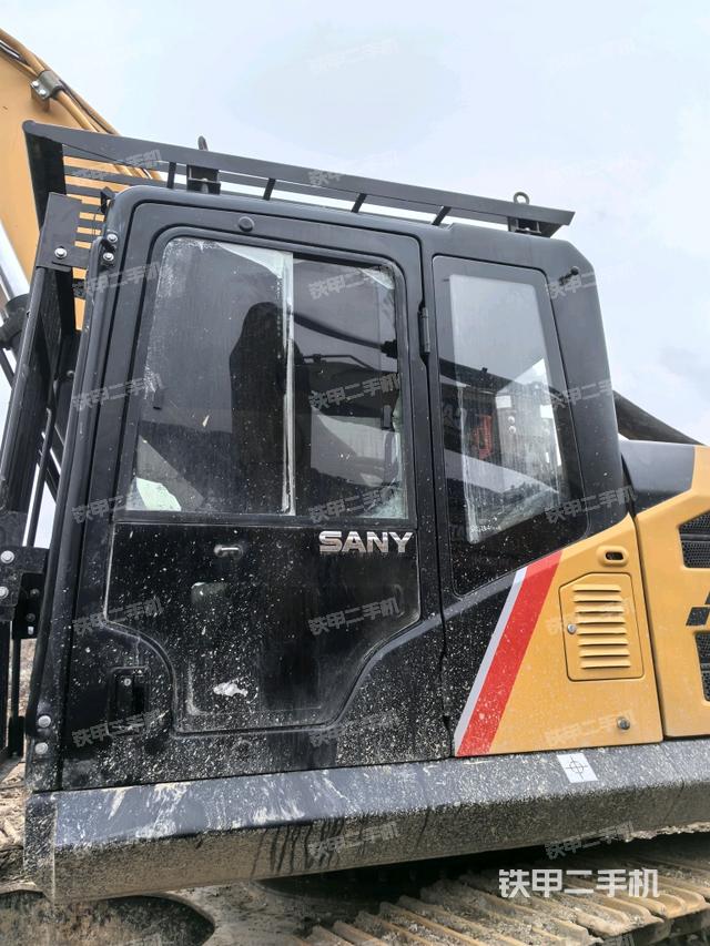 驾驶室正侧（驾驶室部分）