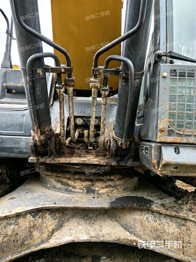 大臂油缸整體?豎拍（工作和回轉(zhuǎn)裝置）