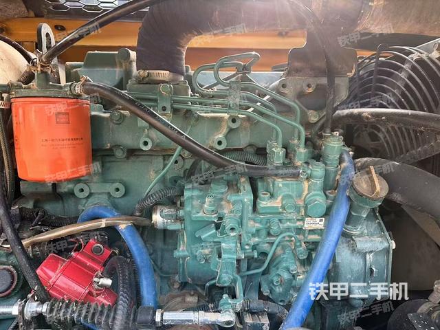 發(fā)動機整體俯視(整機外觀) 發(fā)動機整體俯視(整機外觀)