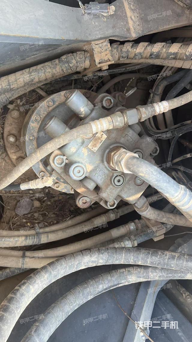 回轉(zhuǎn)馬達(dá)（上車部件）