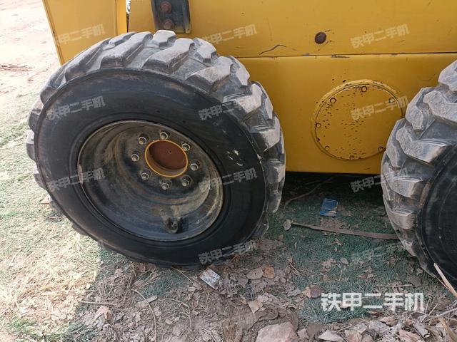 左引導(dǎo)輪 /左前輪(行走機(jī)構(gòu)) 左引導(dǎo)輪 /左前輪(行走機(jī)構(gòu))