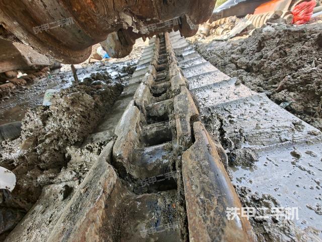 左側(cè)行走馬達(dá)蓋板（行走機(jī)構(gòu)）