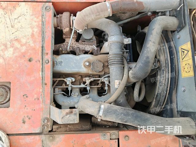 發(fā)動(dòng)機(jī)室（上車部件）