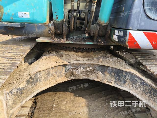 轉(zhuǎn)盤和下車架正前（工作和回轉(zhuǎn)裝置）